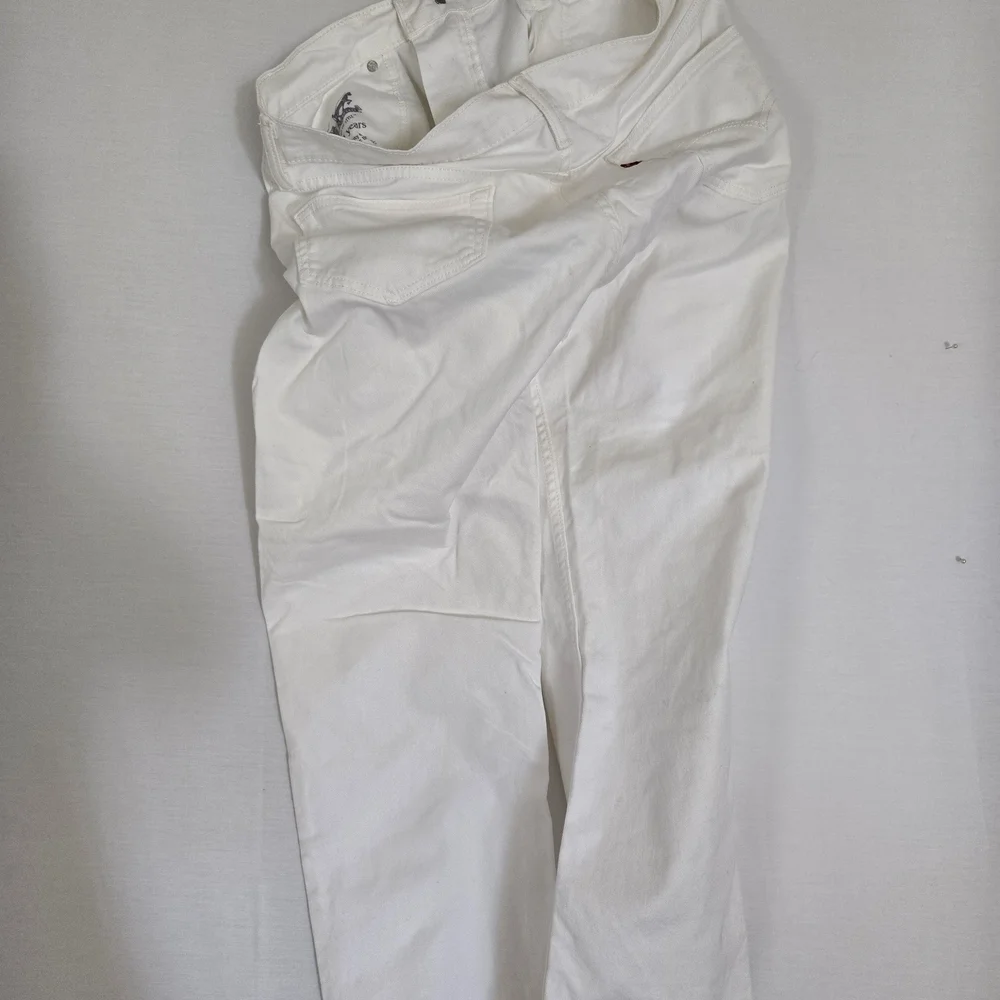 Levi's Crisp White Jeans